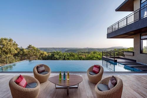 6 BHK LAKDAWALA BUNGALOW - LONAVALA
