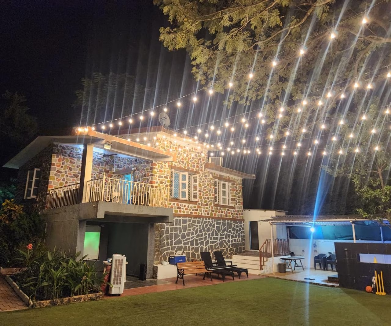 2BHK-VACTIONBUDDY SERENE VILLA WITH POOL & JACUZZI - KARJAT